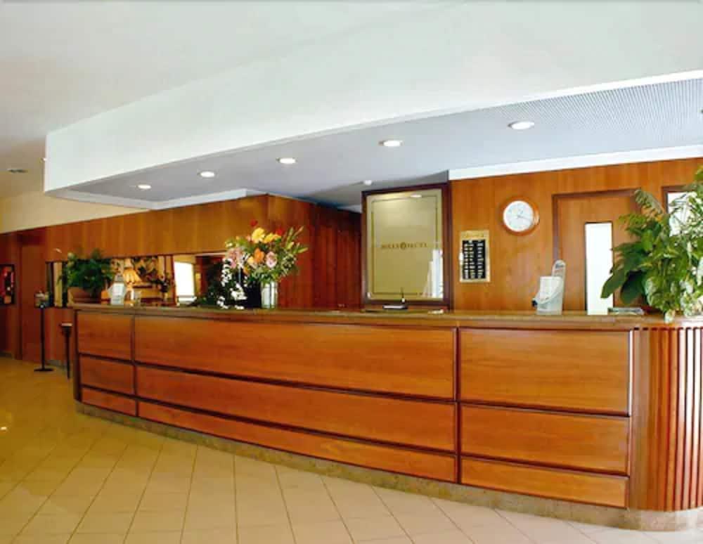 Hotel Ognina 3*
