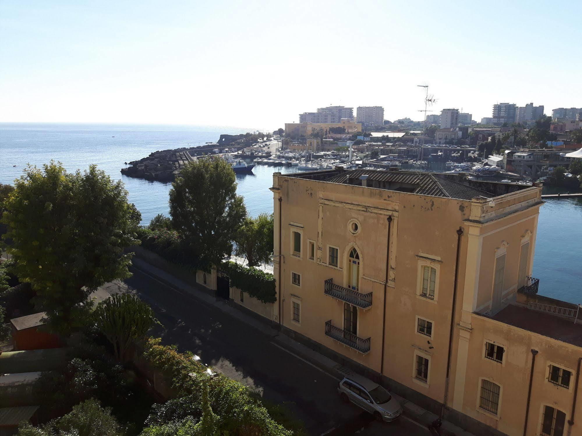 Hotel Ognina 3*
