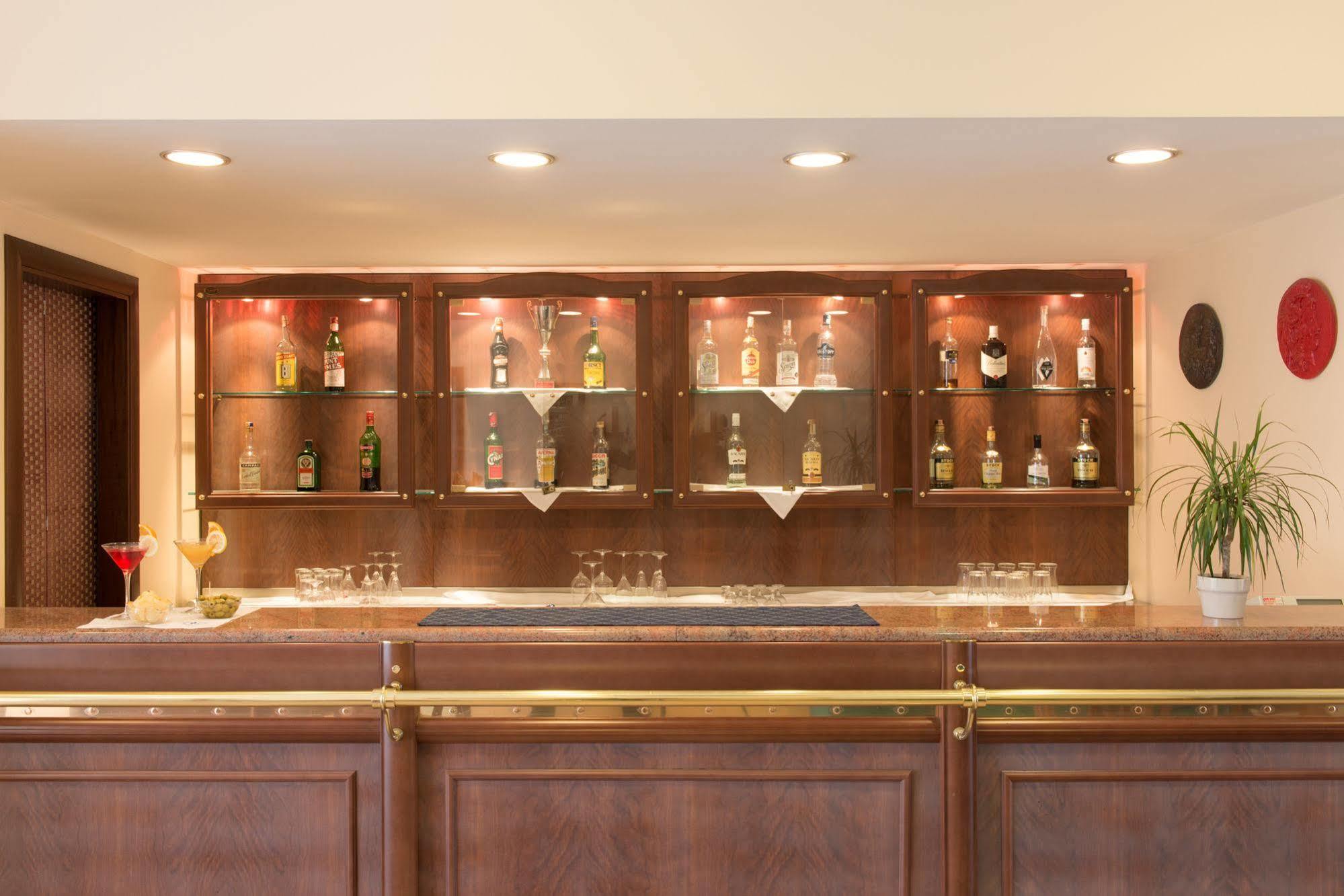 Hotel Ognina 3*